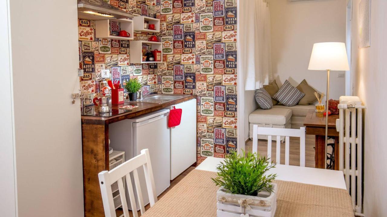 Sweet Rooms Piramide Bed And Breakfast Rome Exterior photo