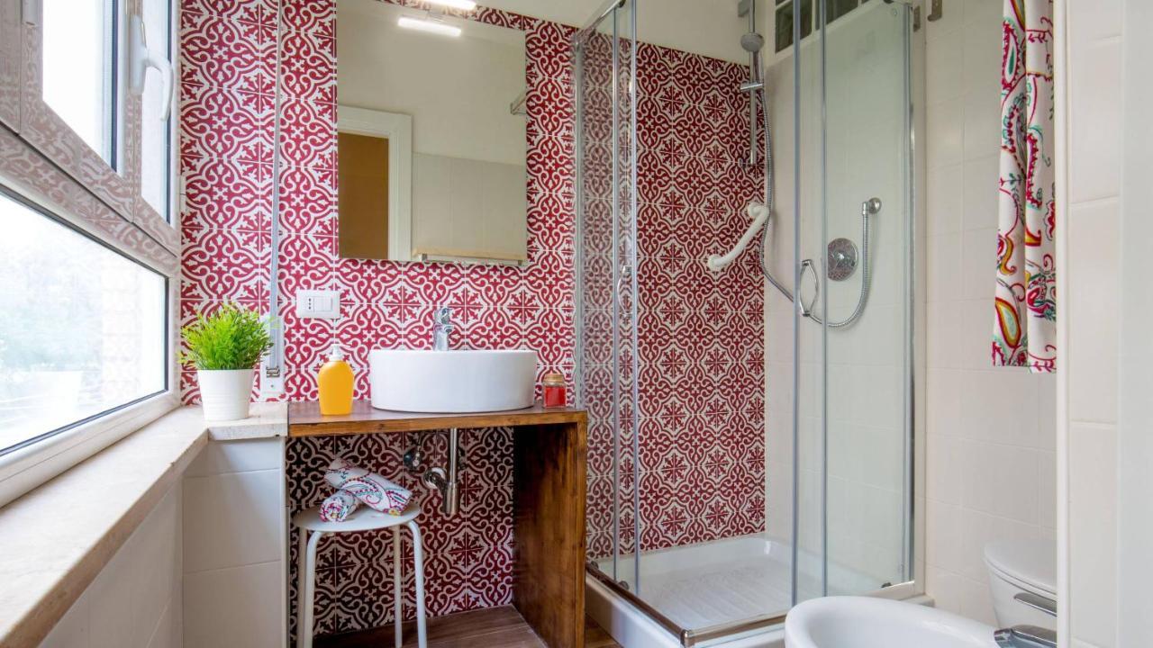 Sweet Rooms Piramide Bed And Breakfast Rome Exterior photo